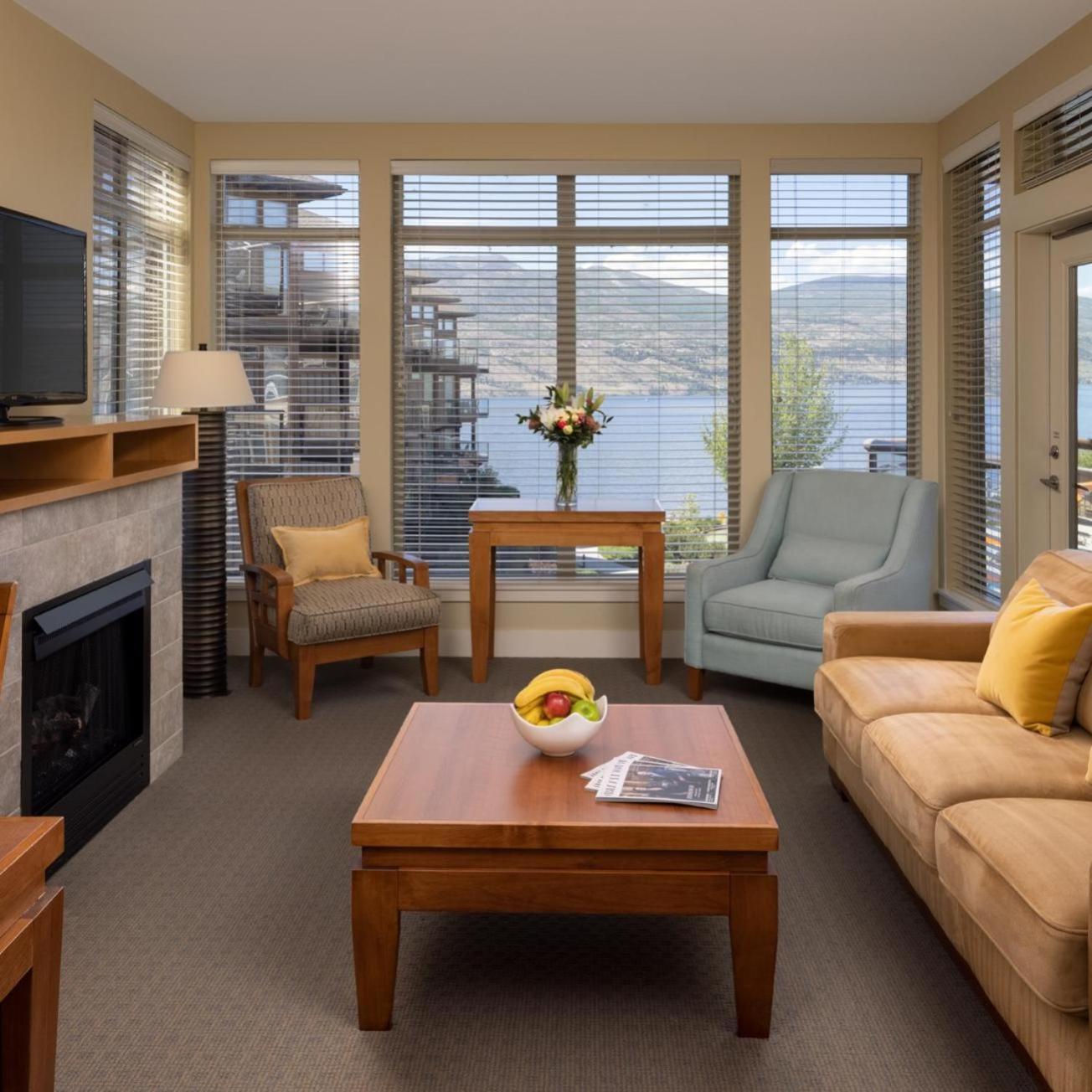 The Cove Lakeside Resort West Kelowna Εξωτερικό φωτογραφία
