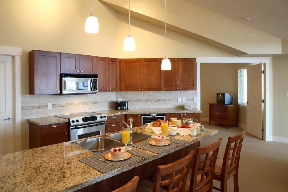 The Cove Lakeside Resort West Kelowna Εξωτερικό φωτογραφία